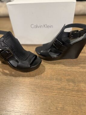 Calvin Klein NWT Black Leather Wedge Sandals: Size 8